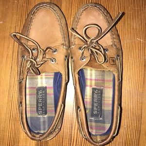 Women’s Tan Sperrys